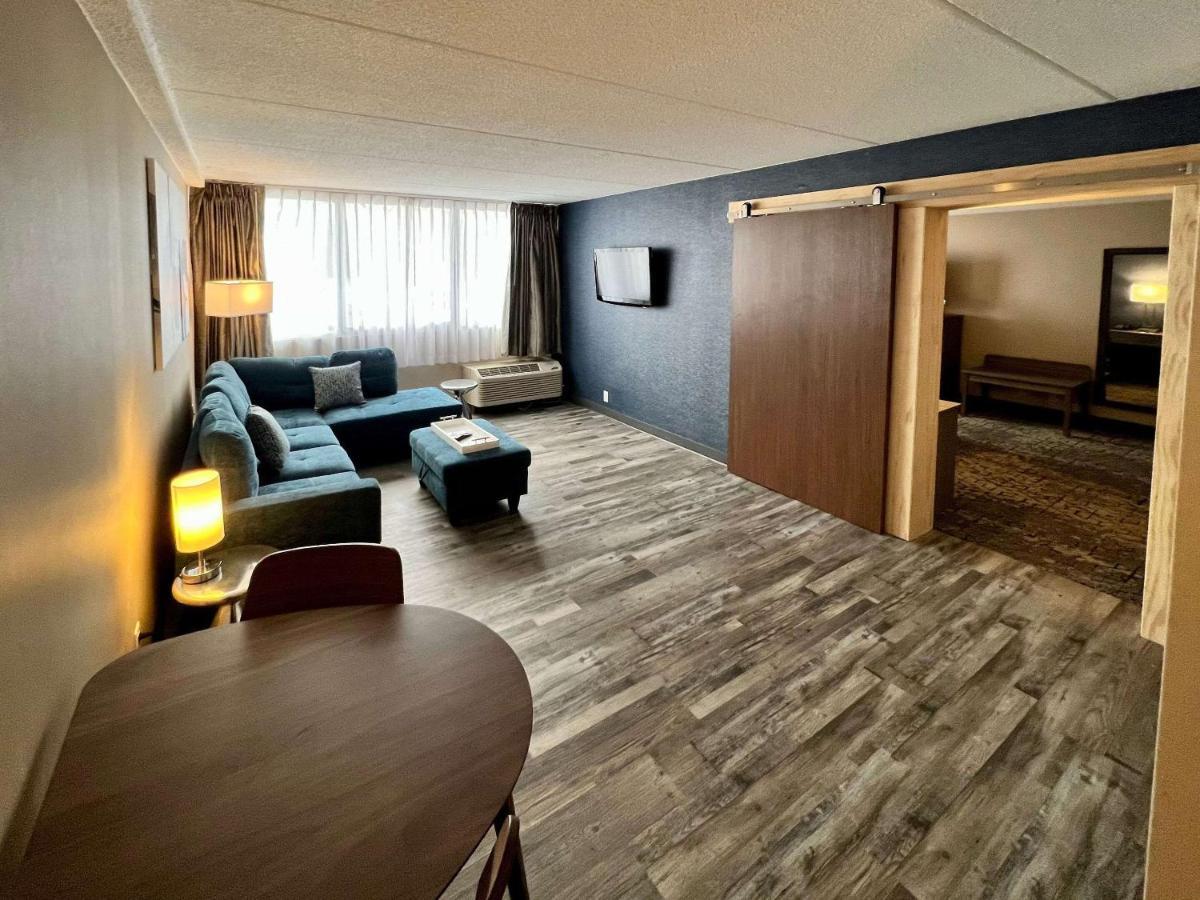 Clarion Hotel & Convention Center Joliet Buitenkant foto