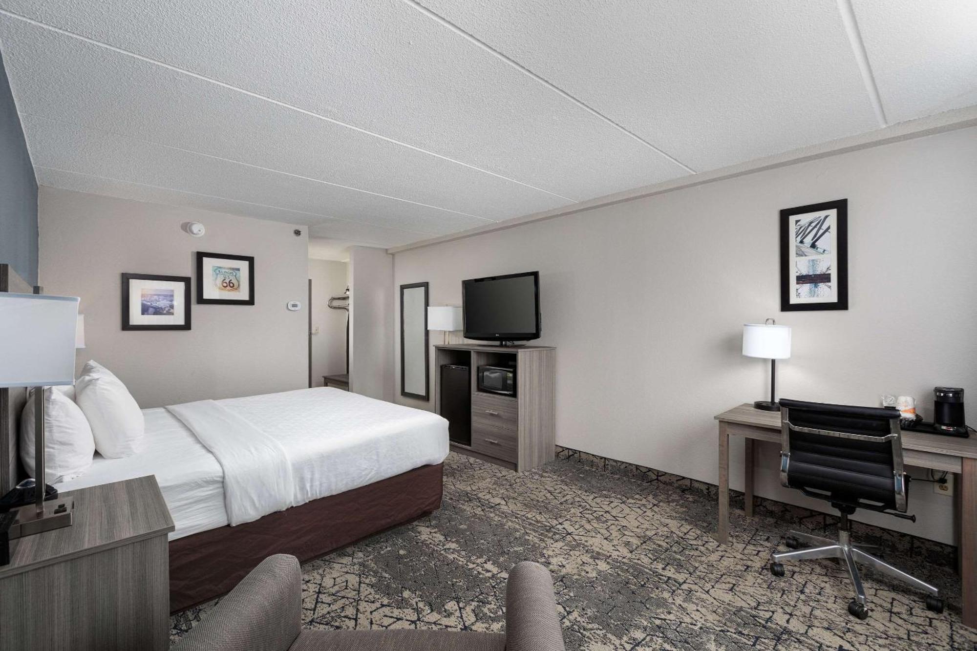 Clarion Hotel & Convention Center Joliet Buitenkant foto